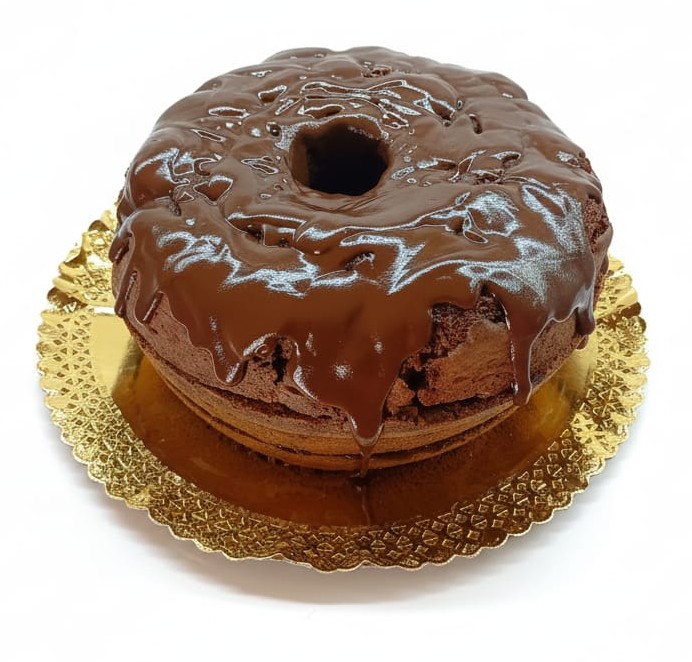Bolo inteiro de chocolate